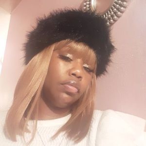 Meet your Posher, Alicia